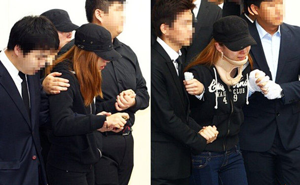 韩国女团成员高恩妃葬礼 受伤队友Zuny戴颈脖痛哭（组图）