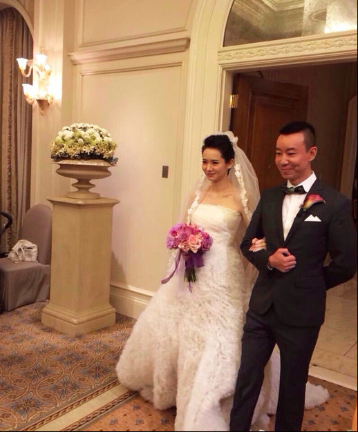 戚薇李承铉美国婚礼照曝光 甜蜜唯美似童话(组图)