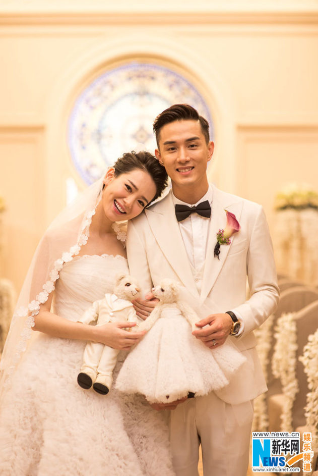 戚薇李承铉大婚送黑钻婚戒 网友：Baby取名李承诺 （组图）
