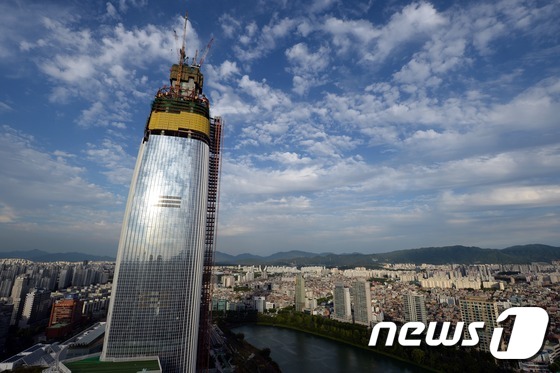 韩国第二乐天世界“预开放” 引大批民众参观（组图）