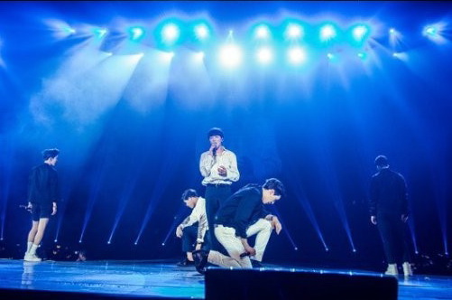 Bigbang携手2NE1鸟叔Winner现高人气 YG家族新加坡演唱会完美落幕（组图）