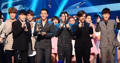 WINNER获《M!Countdown》一位 泰蒂徐热辣开舞2PM狂欢party（组图）
