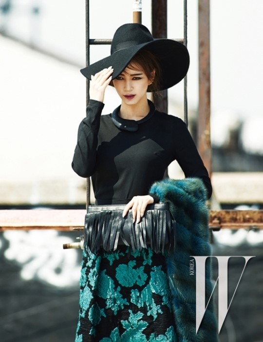 韩艺瑟纽约拍画报 变身摩登女郎秀干练（组图）
