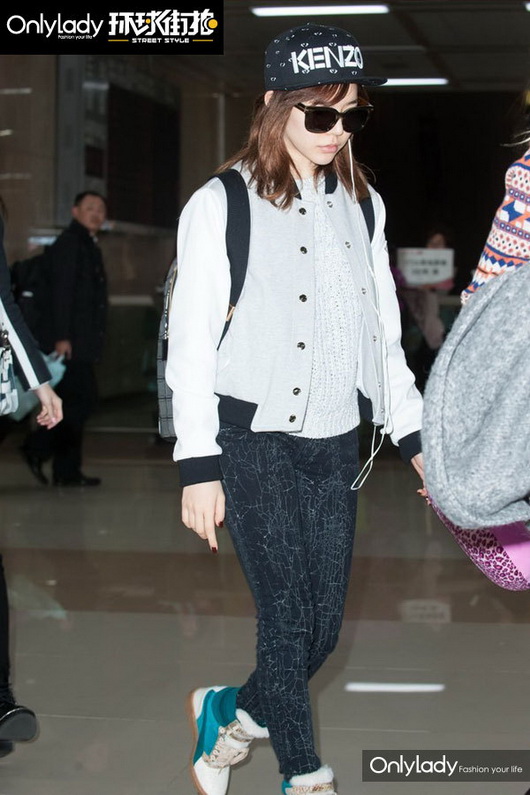 少女时代2NE1教你搭配棒球服 秀英徐贤演绎时尚范儿（组图）