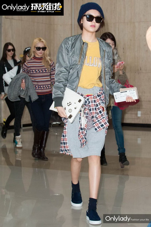 少女时代2NE1教你搭配棒球服 秀英徐贤演绎时尚范儿（组图）