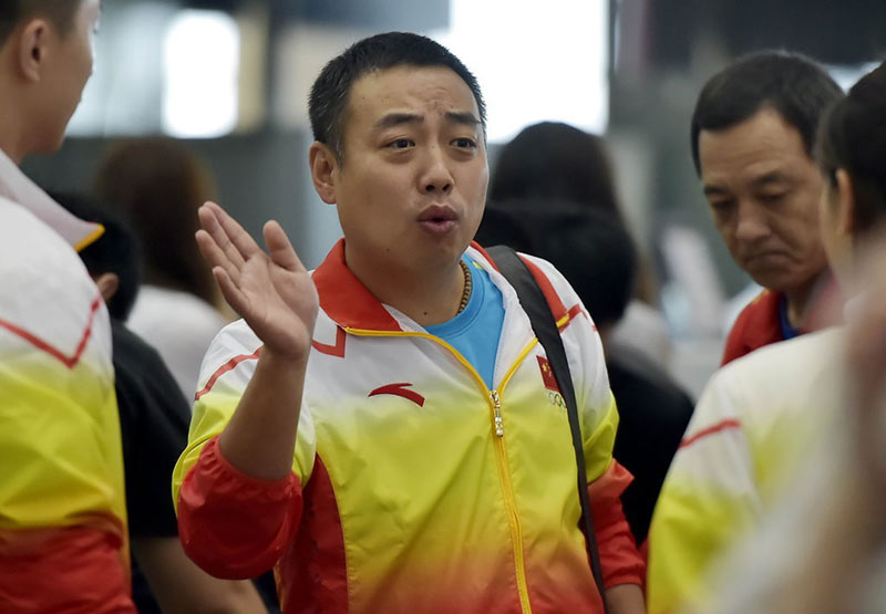 刘国梁率领中国乒乓队踏上仁川亚运征程(组图）