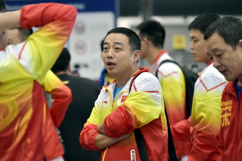 刘国梁率领中国乒乓队踏上仁川亚运征程(组图）