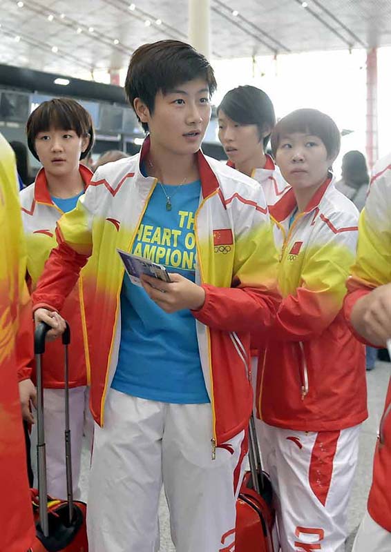 刘国梁率领中国乒乓队踏上仁川亚运征程(组图）