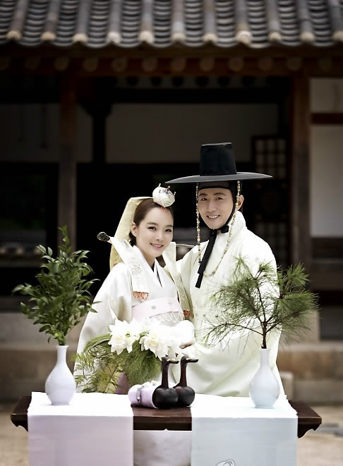 中韩情侣蔡琳高梓淇婚纱照曝光 甜蜜惹人羡（组图）