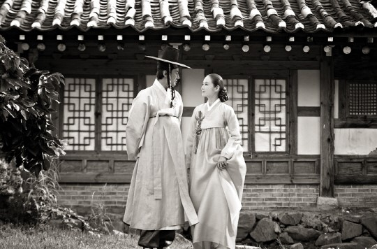 中韩情侣蔡琳高梓淇婚纱照曝光 甜蜜惹人羡（组图）