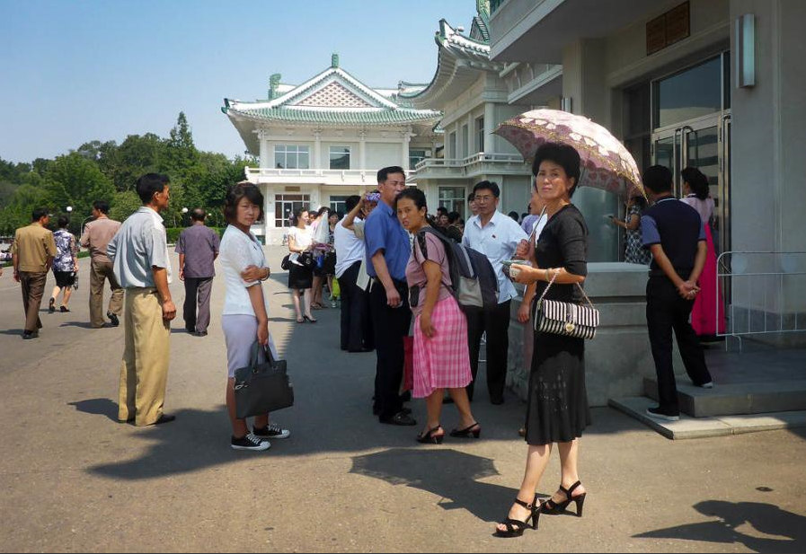 时尚走进平壤：美国记者记录朝鲜普通人着装（高清组图）
