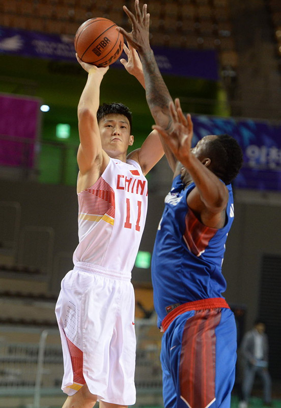 亚运男篮5-8排位赛 中国78-71险胜菲律宾（组图）