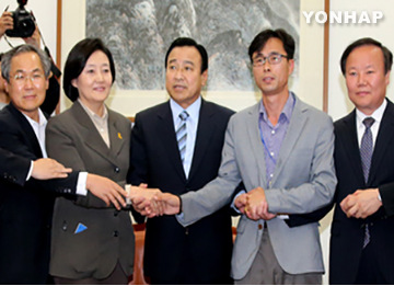 韩国“世越号”遇难者家属已基本同意在野党提出的《世越号特别法》新协商案。(韩联社)