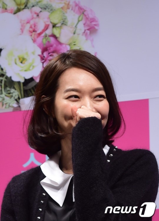 申敏儿俏丽短发出席《我的爱我的新娘》宣传活动（组图）