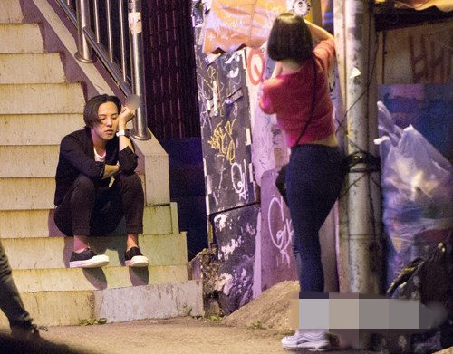 权志龙水原希子深夜约会热吻照片曝光 恋情坐实（组图）