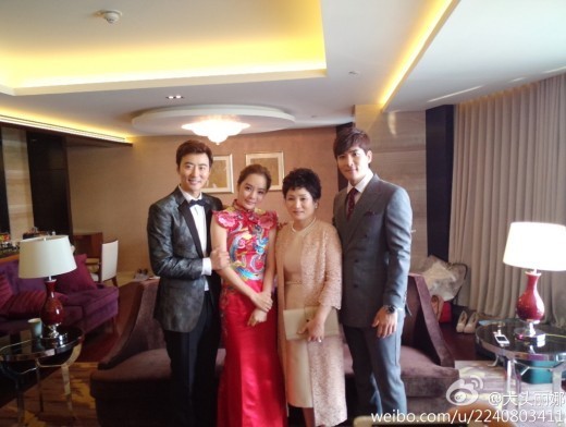 高梓淇蔡琳太原举办中式婚礼 蔡琳喜庆礼服美艳动人（组图）