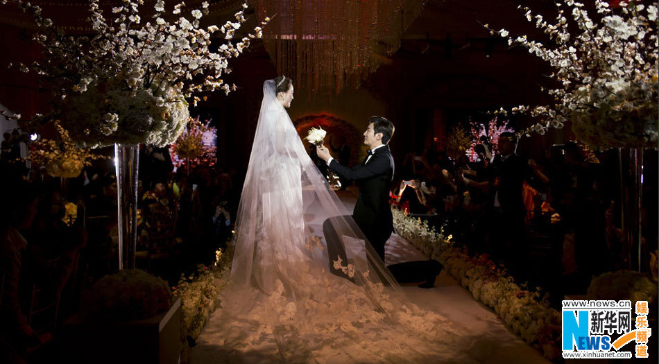 蔡琳高梓淇太原婚礼现场险落泪 金宇彬张赫送神秘祝福（组图）