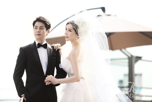韩最美变性人河莉秀与丈夫纪念结婚8周年照片大公开（组图）