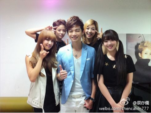 EXO鹿晗尼坤韩庚super junior 盘点和宋茜合影的美男子们（组图）