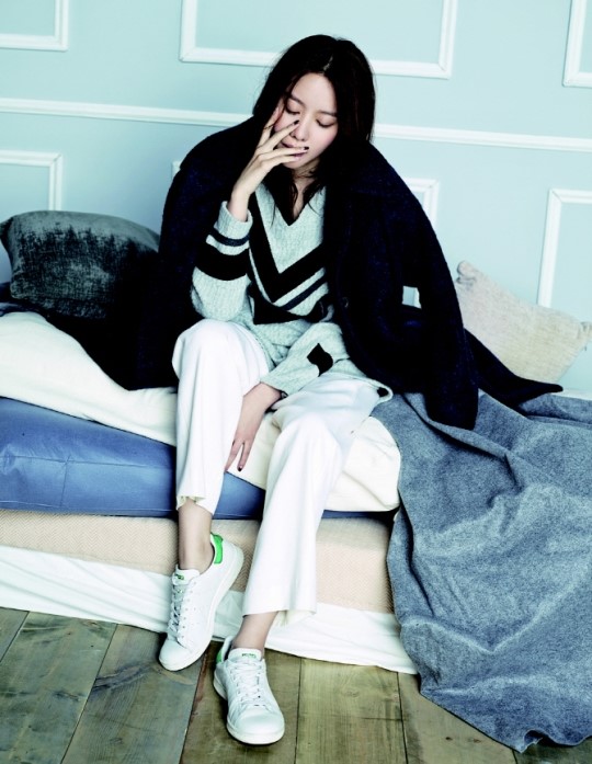 “美女的烦恼”金雅中画报展慵懒闲适美（组图）