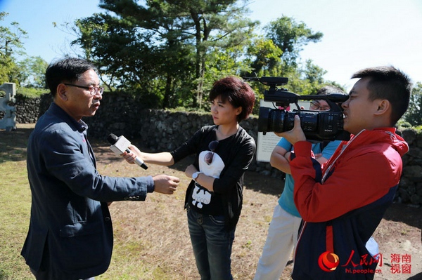 人民网海南视窗记者采访济州雕刻公园园长卢正洙
