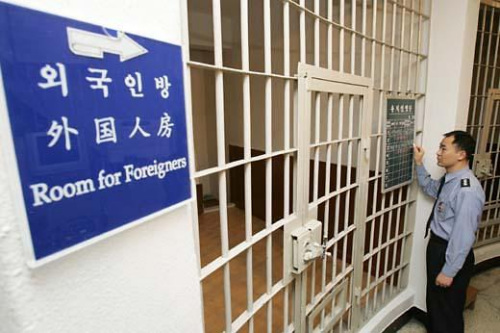 在韩外国人犯罪率猛增 韩国警察不予理会（图）