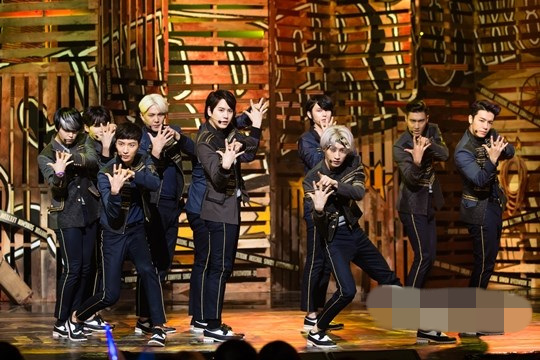 银赫变装海量私照大公开 super junior与“妖精们”走过的九年（组图）