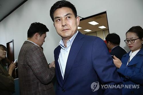 韩新国家党最高委员宣布辞职 称要率先反省(图)