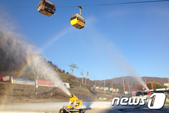 韩国江原道滑雪场开张在即 今起实施人工造雪（组图）