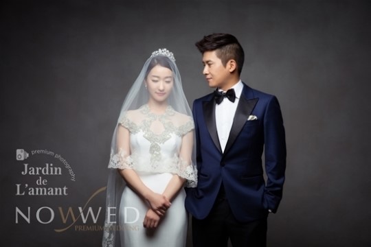 韩歌手洪京民公开婚纱照　与小十岁女友即将举行婚礼（组图）