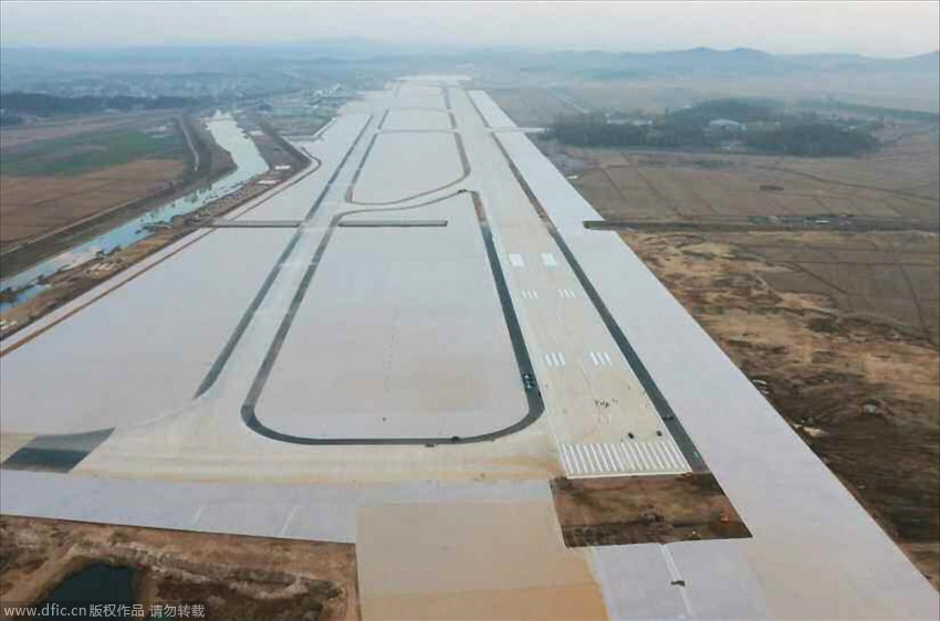 金正恩视察平壤国际机场 朴奉珠黄炳誓陪同（组图）