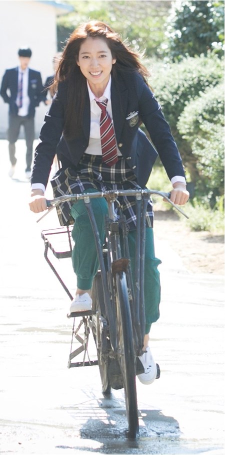 朴信惠变身女高中生“假小子”性格 《匹诺曹》最新花絮照公开（组图）