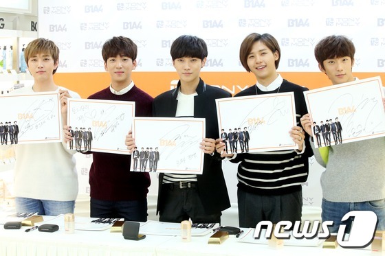 B1A4粉丝会人气爆棚 BARO攻灿搞怪卖萌引尖叫（组图）