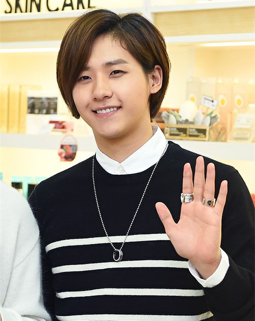 B1A4粉丝会人气爆棚 BARO攻灿搞怪卖萌引尖叫（组图）