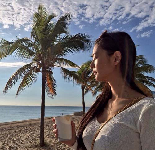 Clara<em>海边</em>自拍似画报 <em>清纯</em>与<em>性感</em>完美融合(组图