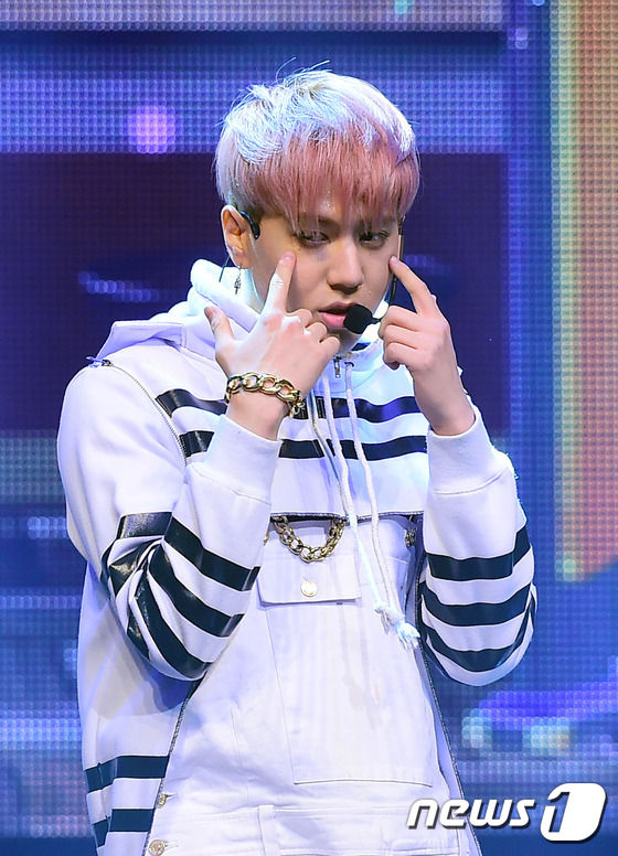GOT7首张专辑Showcase 中国香港籍Jackson卖力跳舞满头汗（组图）