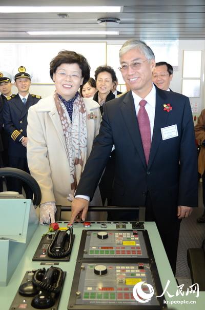 “中海环球”号命名暨交船仪式今日在韩举行