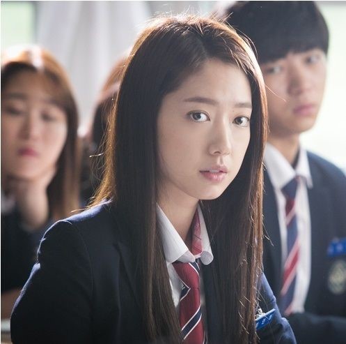 《high school love on》金赛纶pk《匹诺曹》朴信惠 剧中美妆造型大