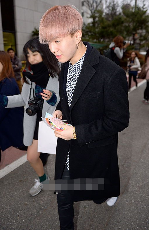 got7“上班里”潮范十足 Jackson变身rocker泰国成员BamBam型男范（组图）
