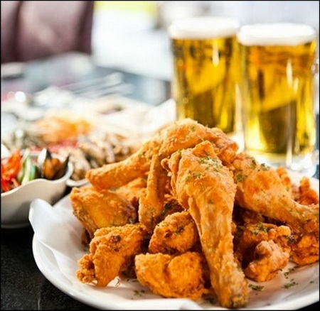 韩媒:啤酒炸鸡人气旺 助韩国鸡肉进口量创新高