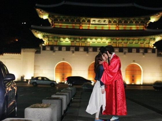 韩国男子光化门广场接吻大赛提议引争议