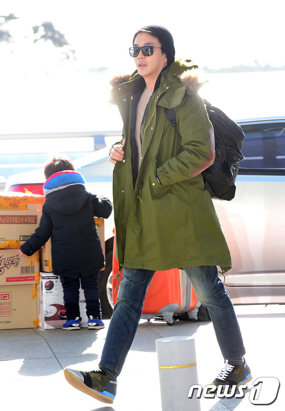 崔智友宋承宪丁一宇权相佑CNBLUE 韩国明星大咖齐聚机场比气场（组图）