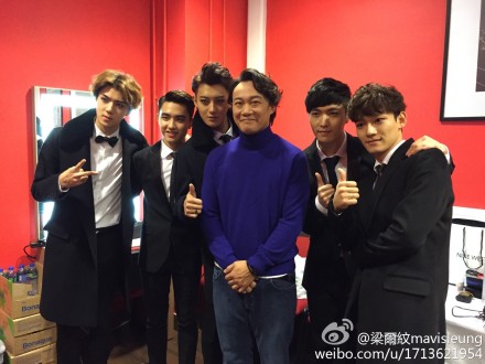 EXO刘德华陈奕迅后台合影帅气 世勋微博发图力证尊敬前辈（组图）