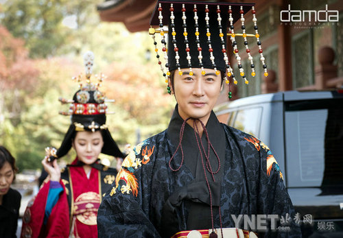 高梓淇蔡琳贴脸秀恩爱 帅男靓女幸福登对（组图）