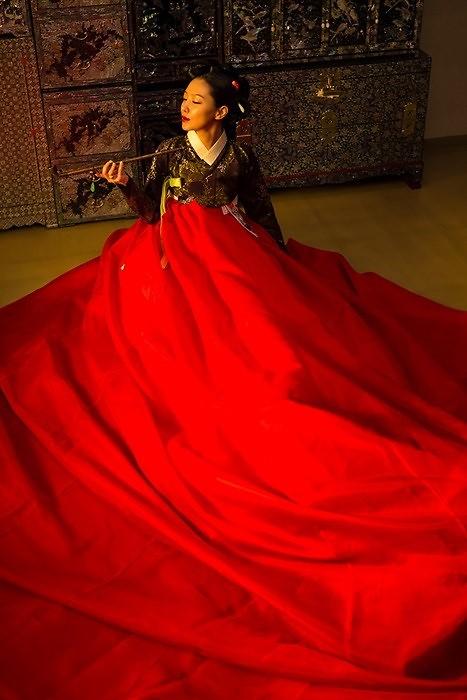 朴信惠主演电影《尚衣院》韩服制作费高达550万 韩媒称为天价（组图）