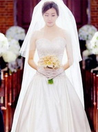 姜素拉晒婚纱照惹人爱