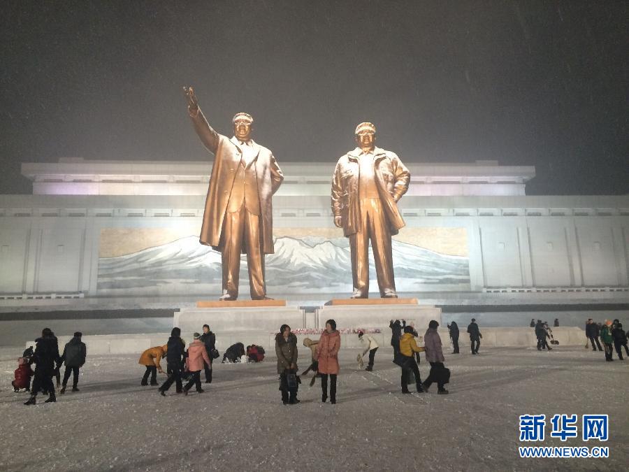 平壤迎来今冬初雪(高清组图)