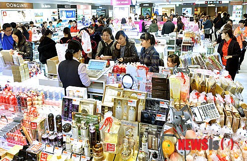 韩免税店销售额及股价均上扬 中国游客“最给力”