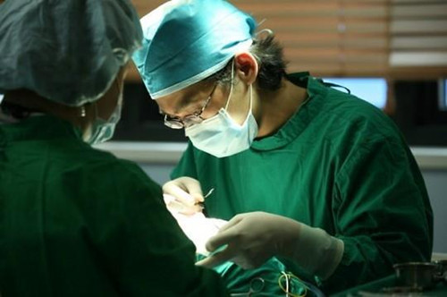 韩国整容事业蓬勃发展 双眼皮手术近千种
