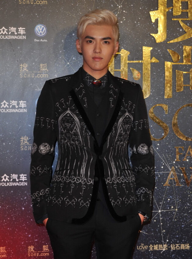 Jessica亮相时尚盛典 与吴亦凡邻座热聊不断（组图）